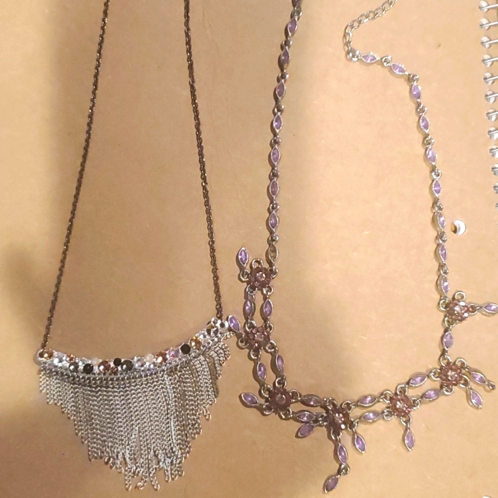 Dangle necklaces